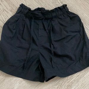 Like new! Uniqlo short pants